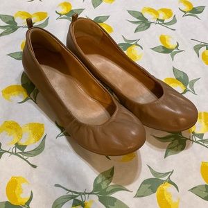 Nine West Size 7 Tan Flats
